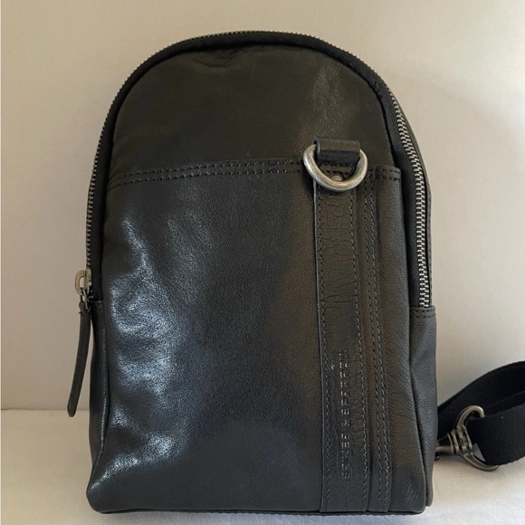 Spikes and sparrow Black Leather Women's Backpack - Picture 1 of 9